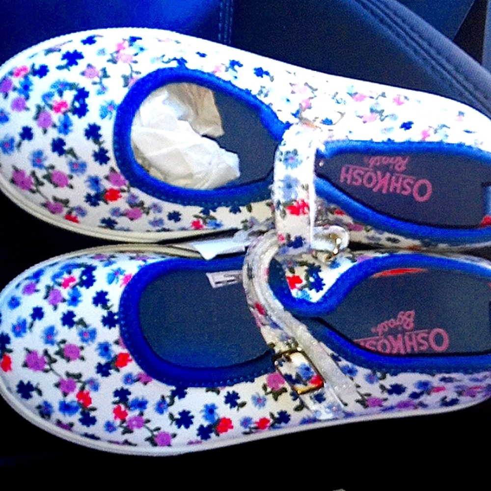 Oshkosh size 12girl shoes
